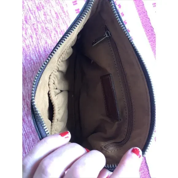 Patricia Nash Cassini Leather Wristlet Cosmetic Bag Deep Green P34906 - Picture 5 of 10